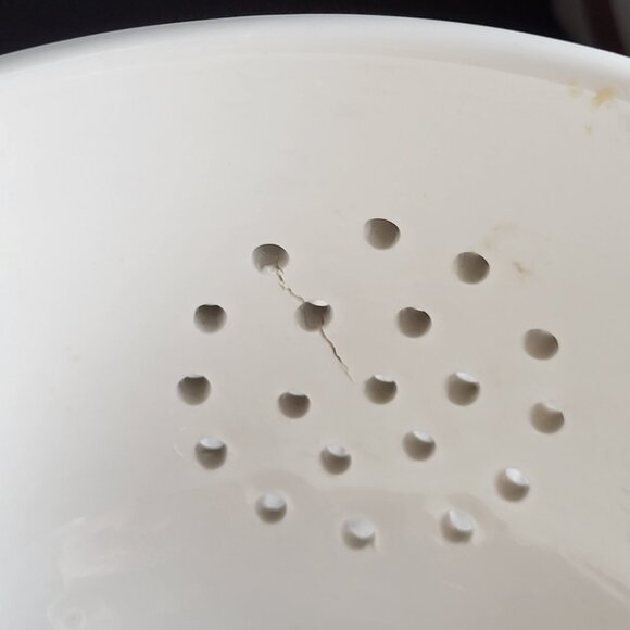 RARE Vintage Ceramic Avon Strawberry Colander Strainer Basket Country Chic BIN A - Picture 4 of 8